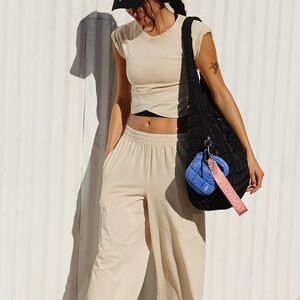 Free People Movement Hotshot crossover set, M, cream